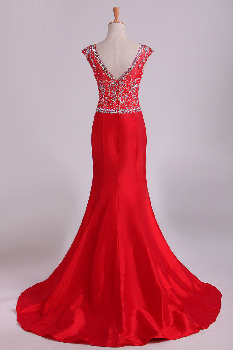 2023 Red Bateau Lace&Taffeta Prom Dresses Mermaid With Beads