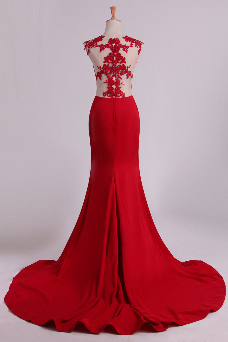 2023 Red Scoop Mermaid Prom Dresses With Applique