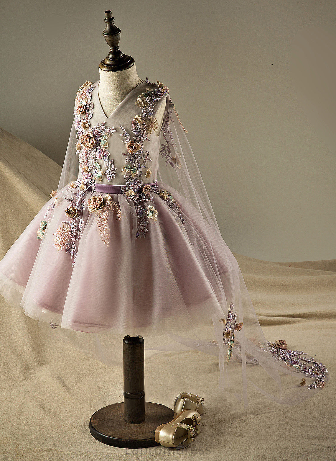 Dress Sleeveless - V-neck Girl A-Line Organza/Tulle Knee-length Flower Sahna Beading/Flower(s)/Sequins Flower Girl Dresses With