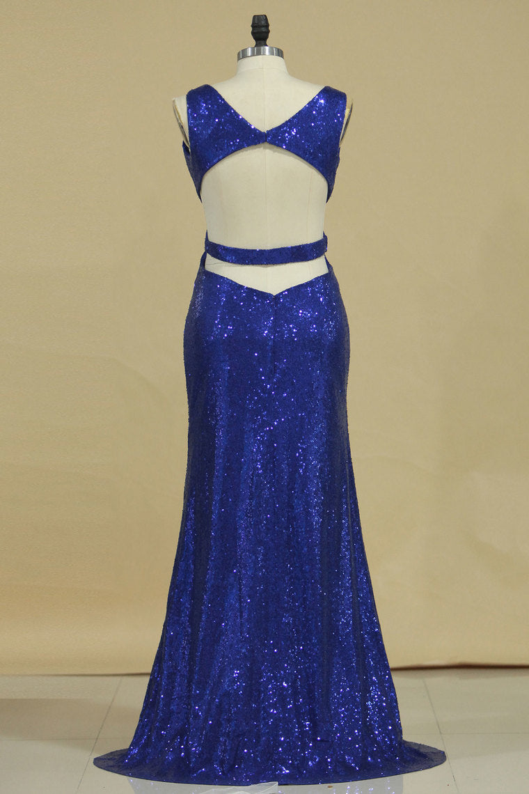 2023 Sexy Open Back V Neck Sequins With Slit Prom Dresses Sheath Dark Royal Blue