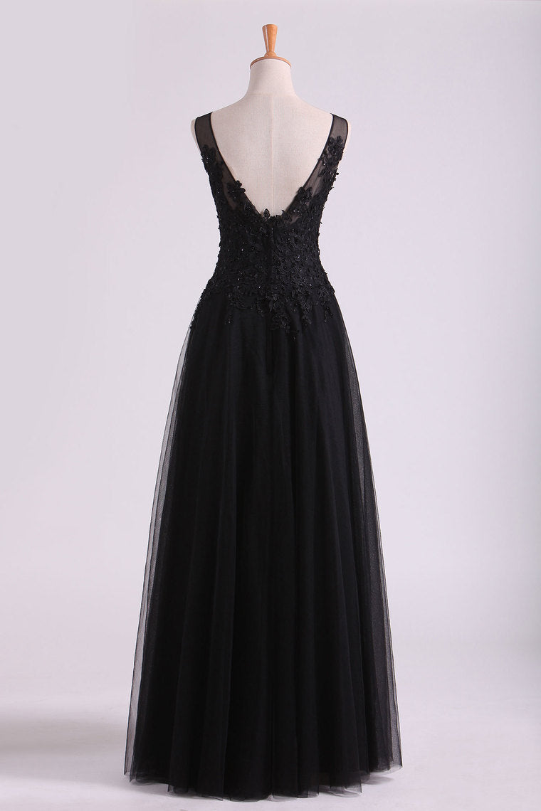 2023 Black Bateau Evening Dresses Tulle With Applique & Beads Floor Length